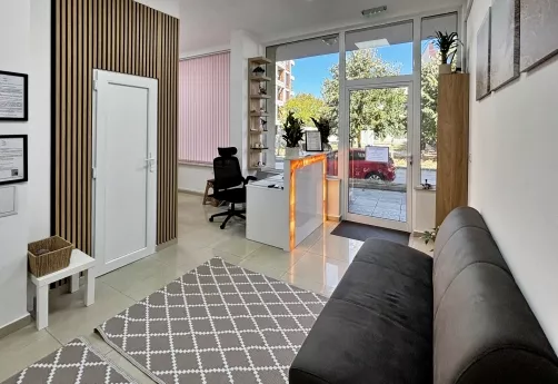 чакалня в солна стая SaltHug